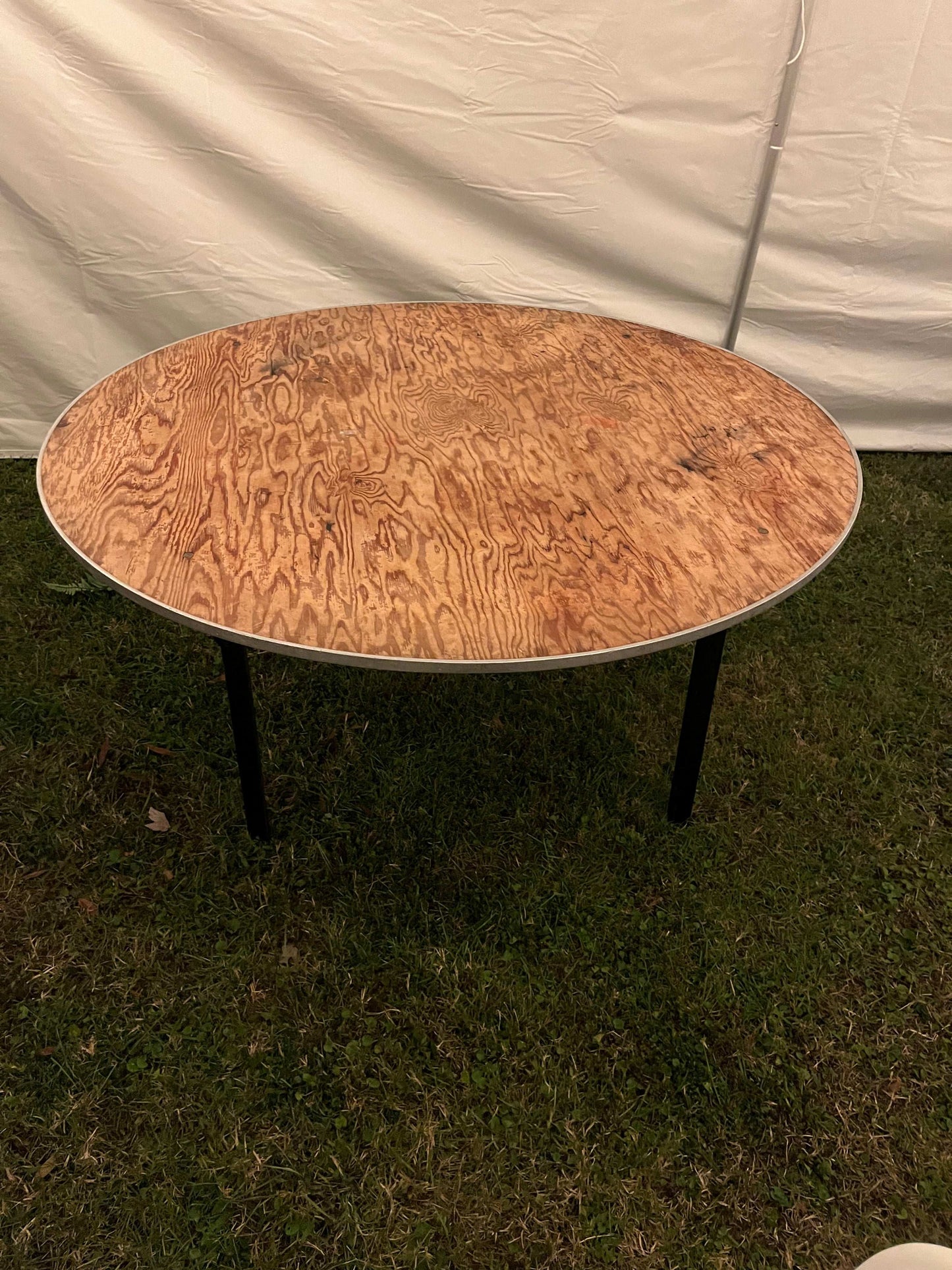 Round Dining Table (5ft)