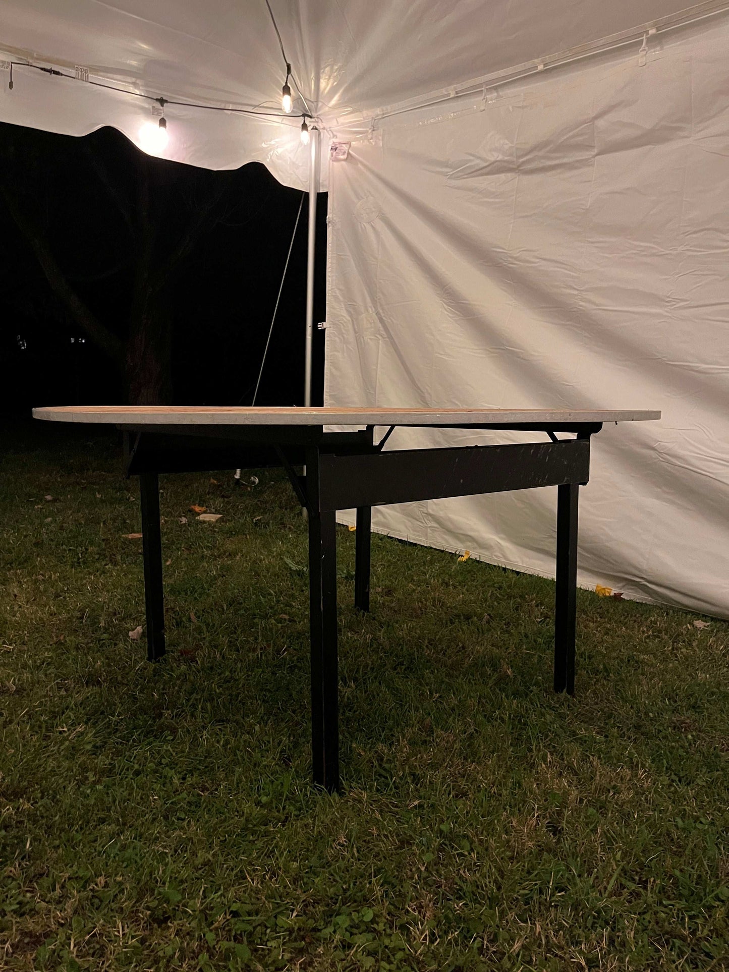 Round Dining Table (5ft)